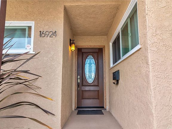5th image of 16924 S Mariposa Ave