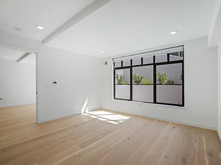 1335 Larkin St #203 — Photo 18