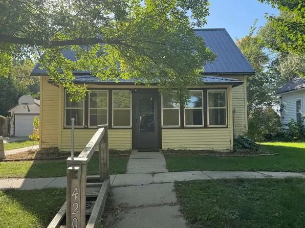 420 N Madison St, Brainard, NE 68626