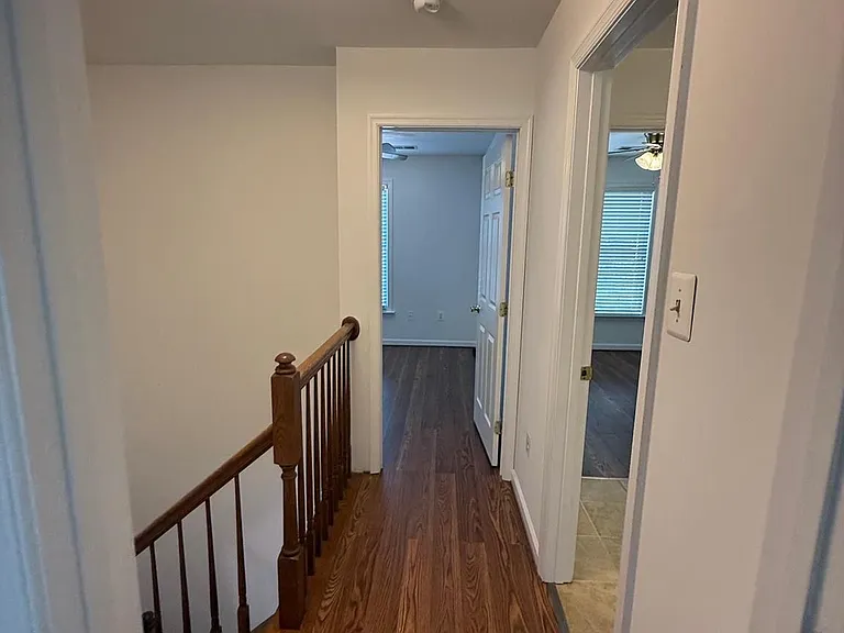 1554 Beverly Ct — Photo 26