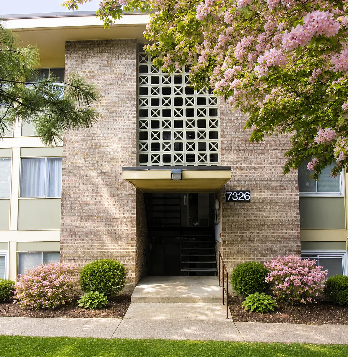 2 bed, 886 sqft, $1,700 — Photo 1