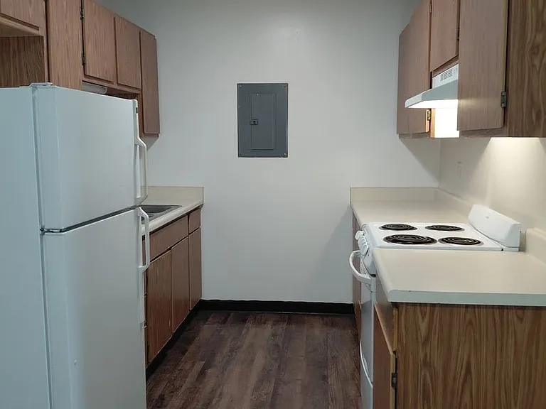 311 S Grand Ave — Photo 6