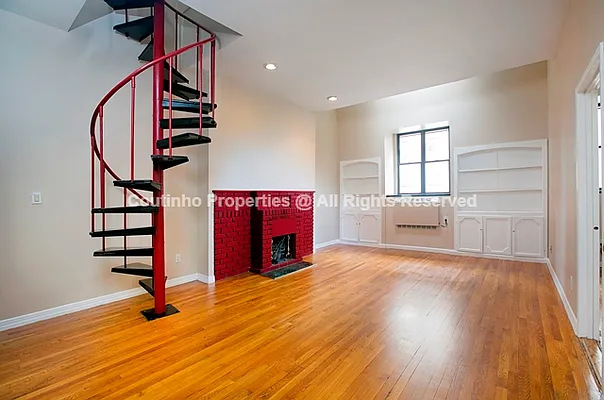 Rented by Charles Coutinho LLC | media 32