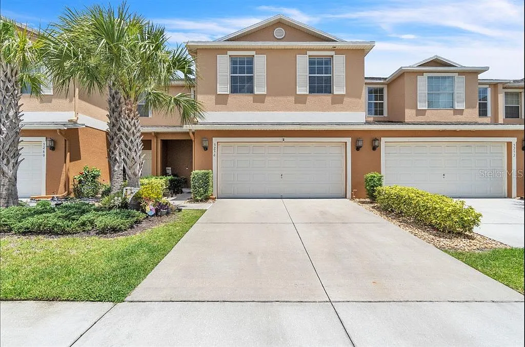 3 bed, 3.0 bath, 2445 sqft, $2,600 — Photo 1