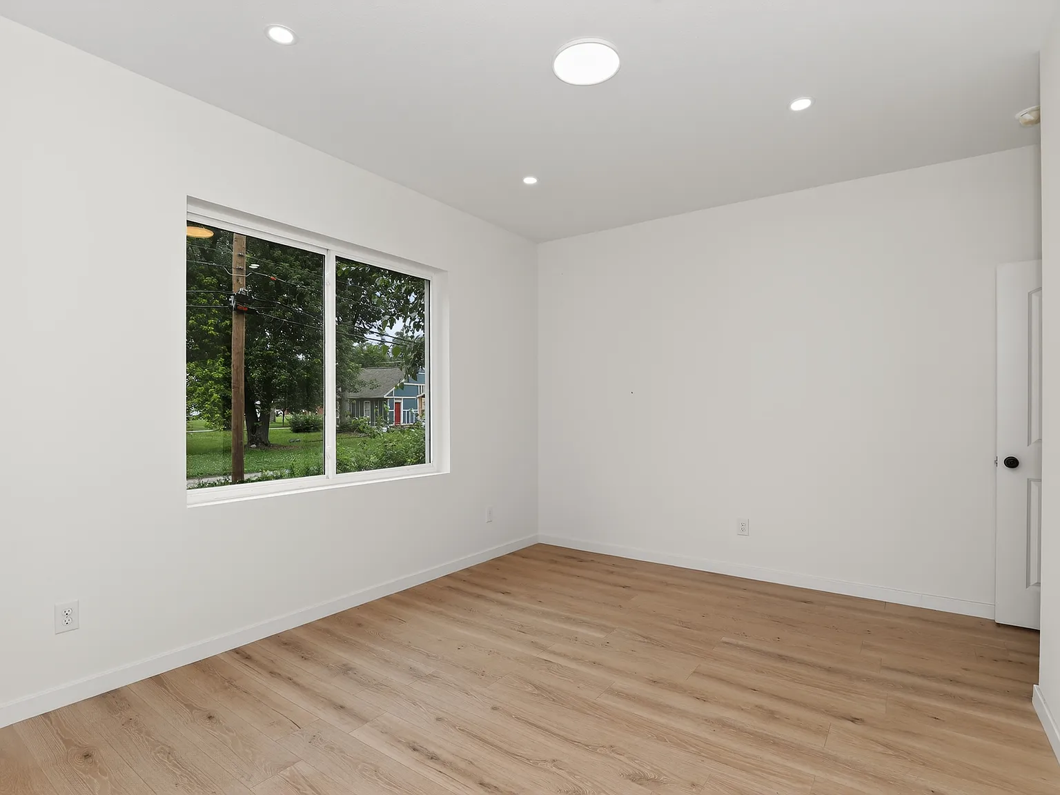 3 bed, 1216 sqft, $1,700 — Photo 4