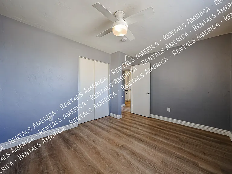 404 W Mission Ln — Photo 13