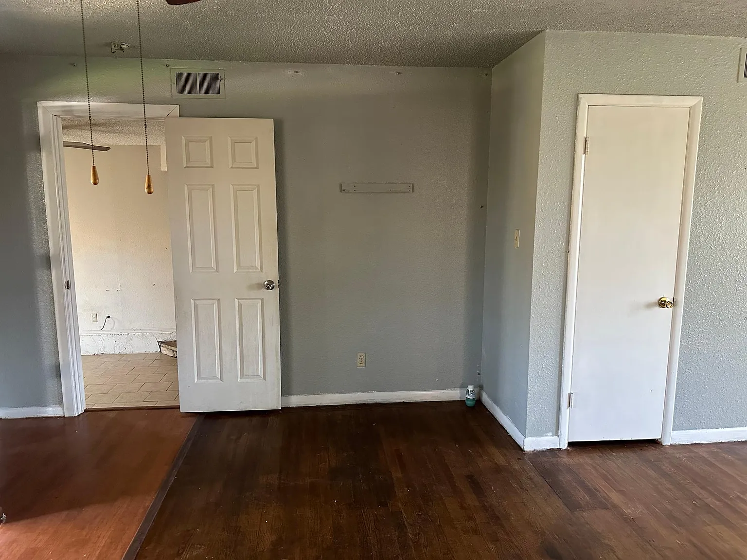 3 bed, 1200 sqft, $1,100 — Photo 3