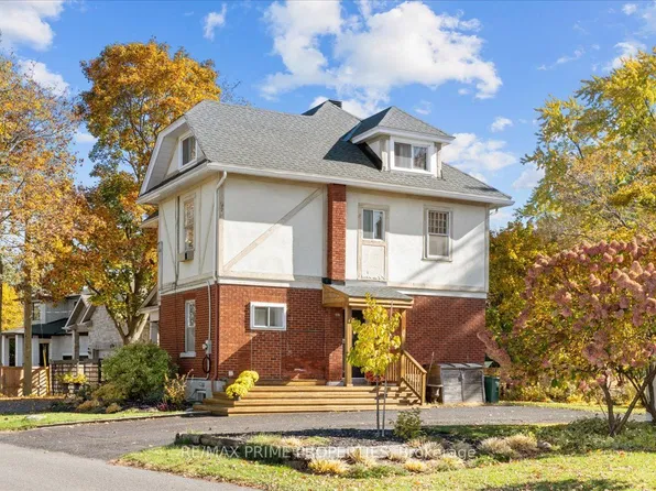24 Kemp Dr, Ottawa, ON K1T 3W9