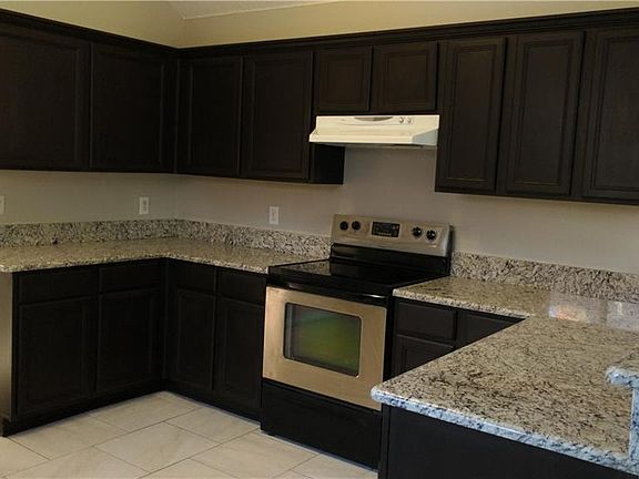 3rd image of 1310 London Dr