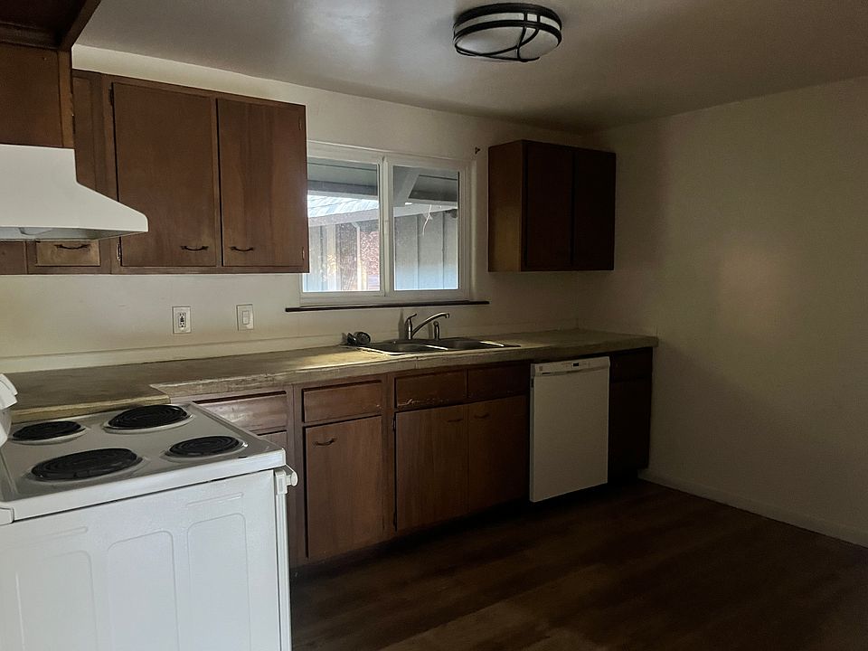 1st image of 2-26025 Otter Dr #2