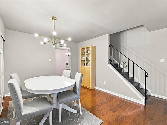 5th image of 1368 Arundel Way