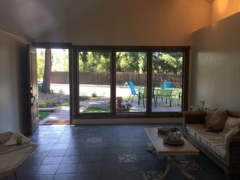 1st image of 16560 Garden Ln
