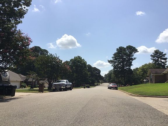 5th image of 1207 Ashbourne Ln
