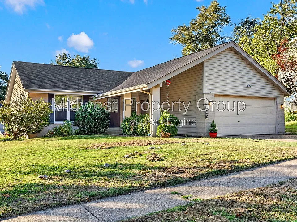 1039 Hollybend Dr
