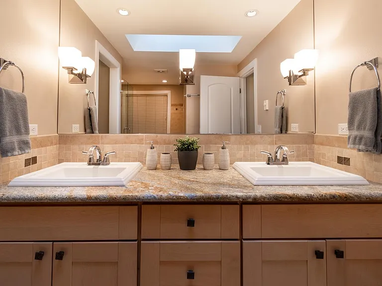 247 W Lake Sammamish Pkwy SE — Photo 13