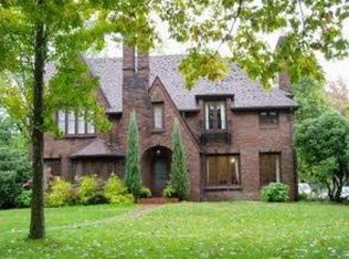 525 Woodland Ave, Grove City, PA 16127