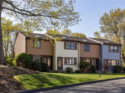 275 Grotto Ave APT 15, Pawtucket, RI, 02860