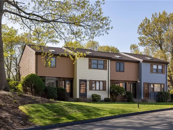 275 Grotto Ave APT 15, Pawtucket, RI 02860