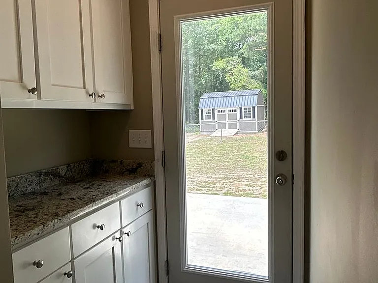 2570 Tindal Rd — Photo 9