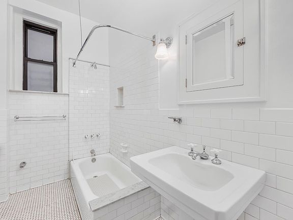 4th image of 371 Fort Washington Ave APT 1E