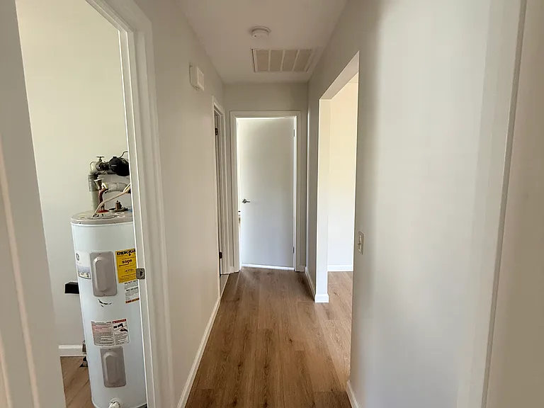 50 Westport Dr — Photo 8