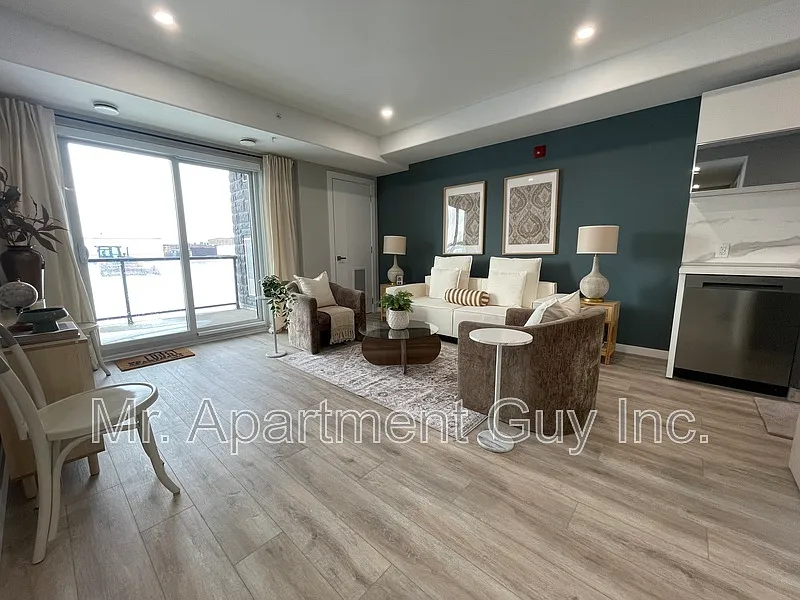 2 bed, 2.0 bath, $2,499 — Photo 2