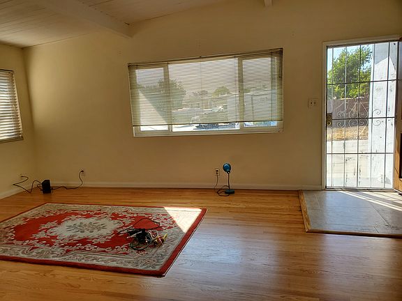 4th image of 36676 Dugan Ct