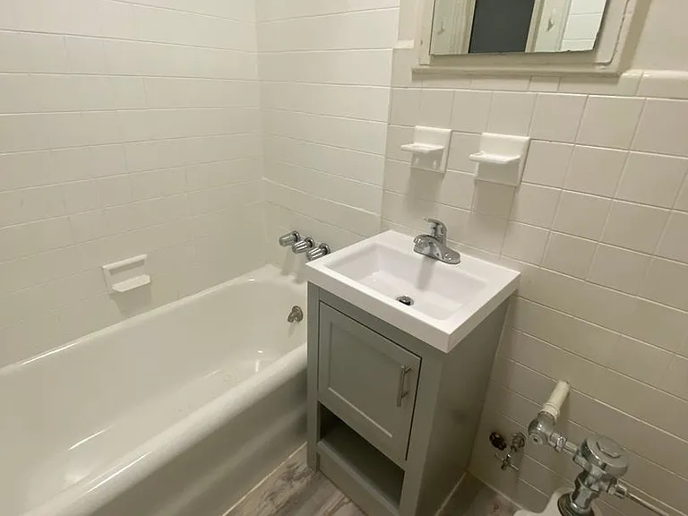 St. Luke's Place Apartment Homes — Photo 12