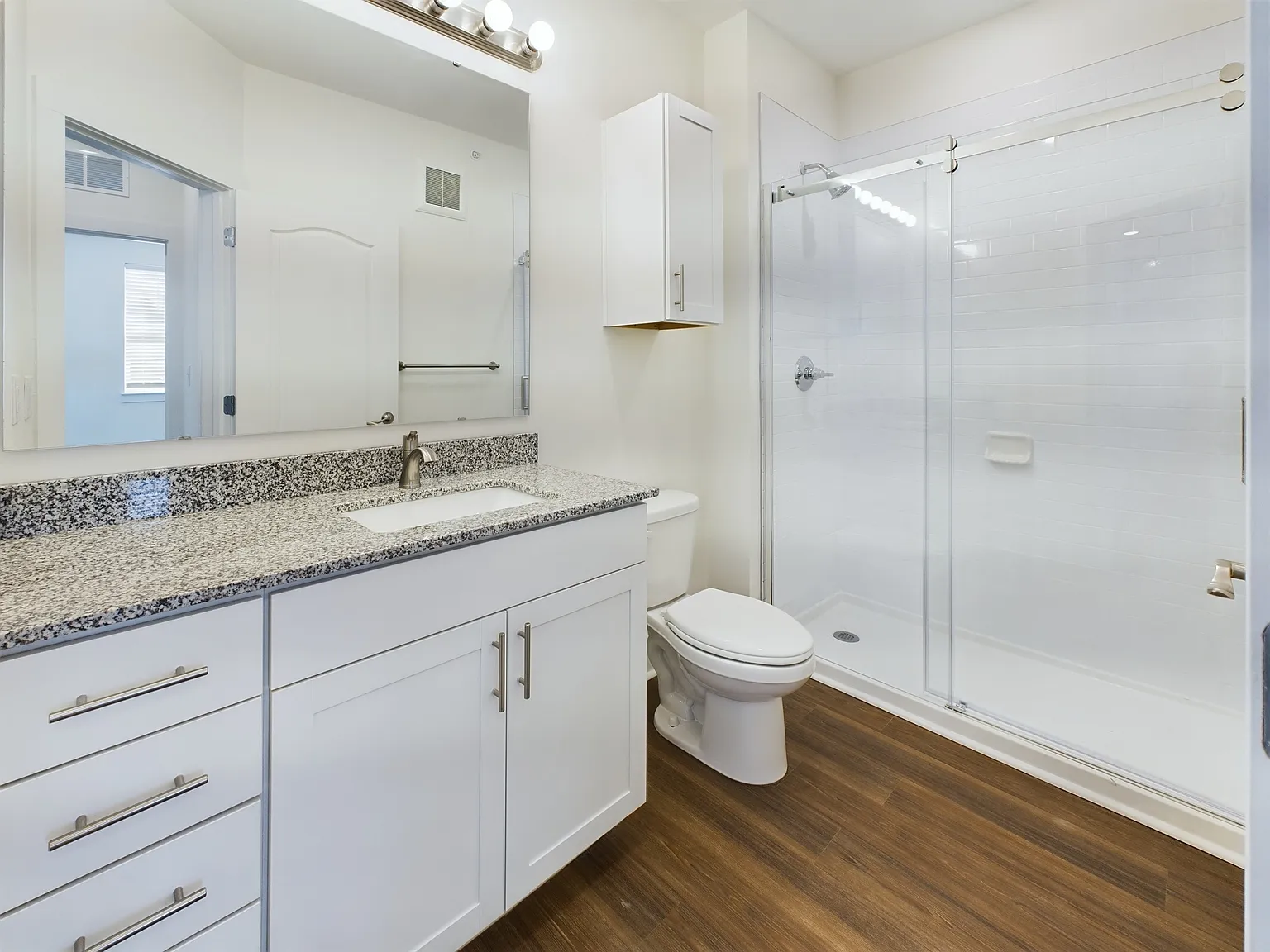 1 bed, 670 sqft, $1,919 — Photo 3