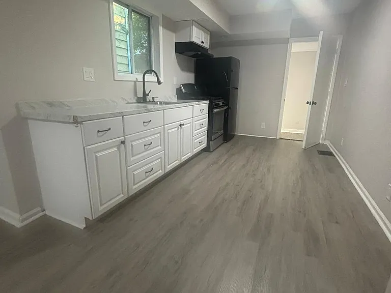 87 Vine St — Photo 2