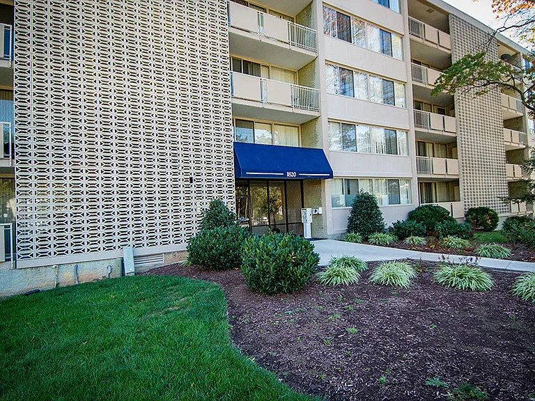 Heritage Park Apartments Building 16