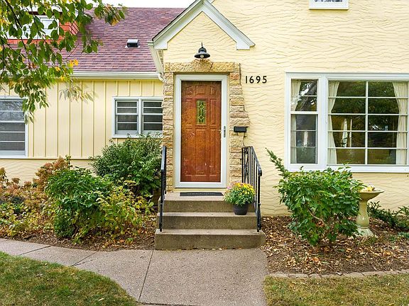 2nd image of 1695 Hillcrest Ave