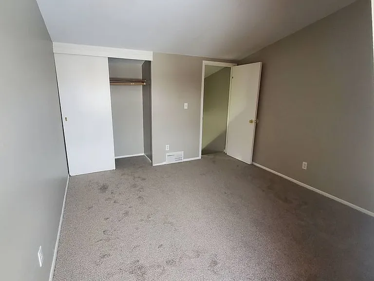 8827-9281 S Woodland Dr — Photo 1