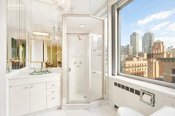 Sold by Sotheby's International Realty | media 10