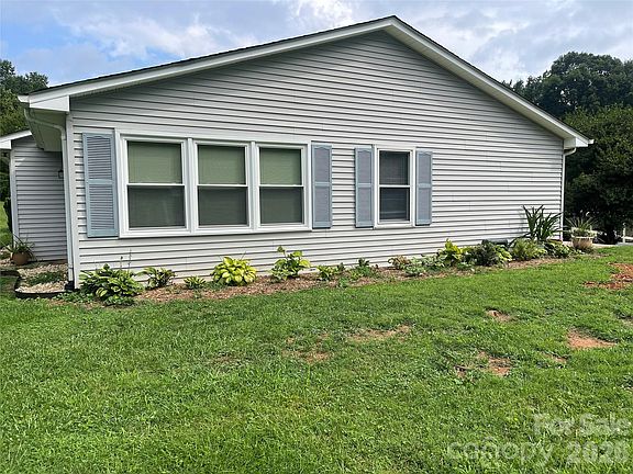 4th image of 111 Holly Ct