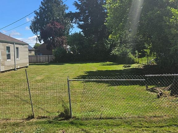 3rd image of 1718 Snyder Avenue