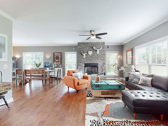 3rd image of 8975 Big Oak Dr