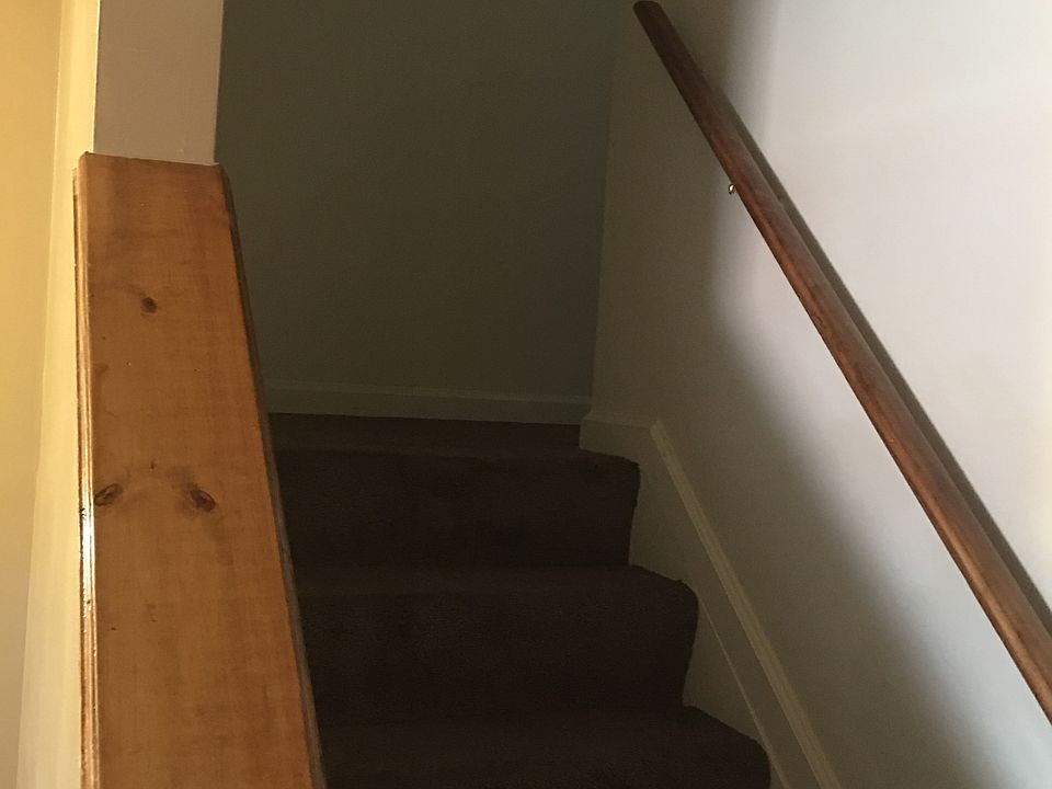 2nd image of 1424 N Mount St