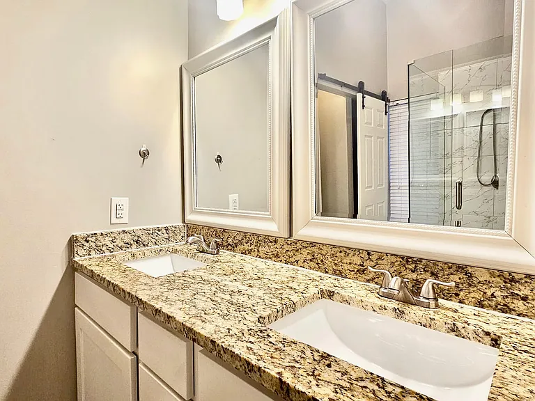 500 Lake Forest Dr — Photo 14
