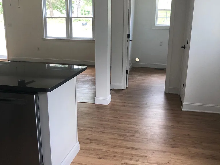 107 Crane Ave — Photo 4