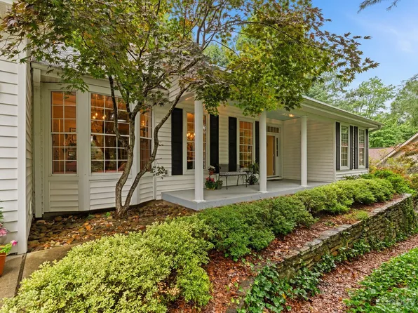 3033 Middleton Way Ct, Hendersonville, NC 28791