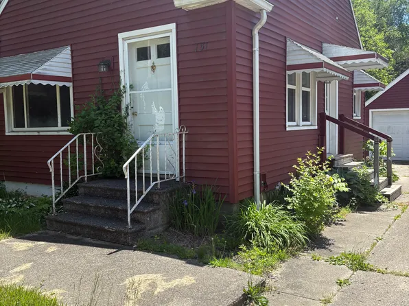 151 Pierce Ave, Jackson, MI 49203