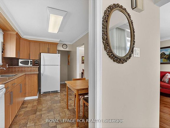 5th image of 6 Ailsa Craig Ct