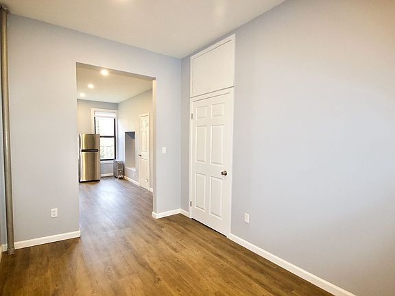 3rd image of 290 Troutman St #3LB