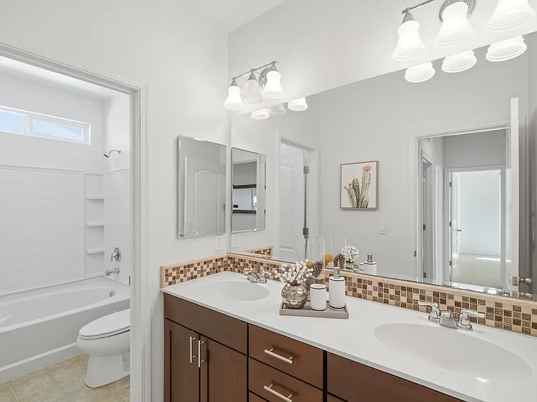 1439 Shore Dr — Photo 17