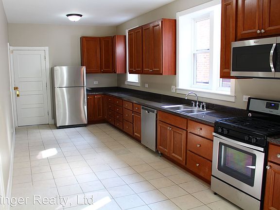2nd image of 5115 S Ellis Ave APT 1