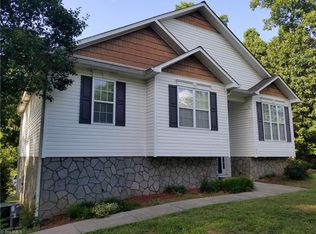 146 Columbus Ln, Thomasville, NC 27360