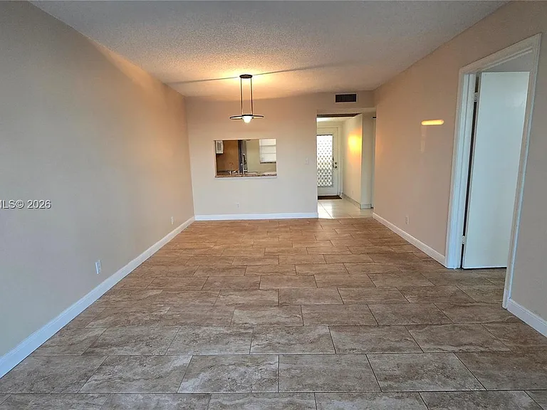 9230 Lagoon Pl #310 — Photo 11