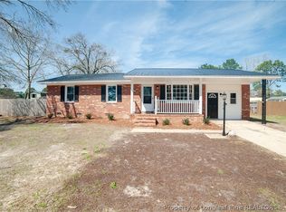 3750 Golfview Rd, Hope Mills, NC 28348