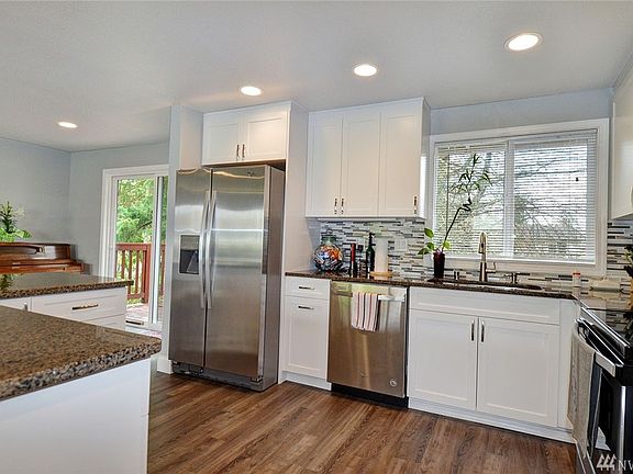 5th image of 6132 97th St NE